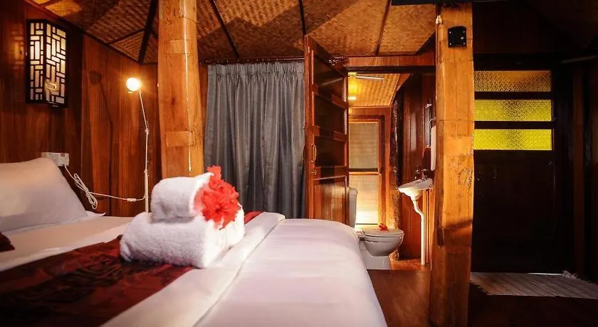 Malihom Private Estate Villa Balik Pulau Lodge