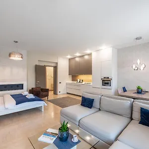https://new-luxury-apartment-in-the-center-of-prague.praguehotelsweb.com